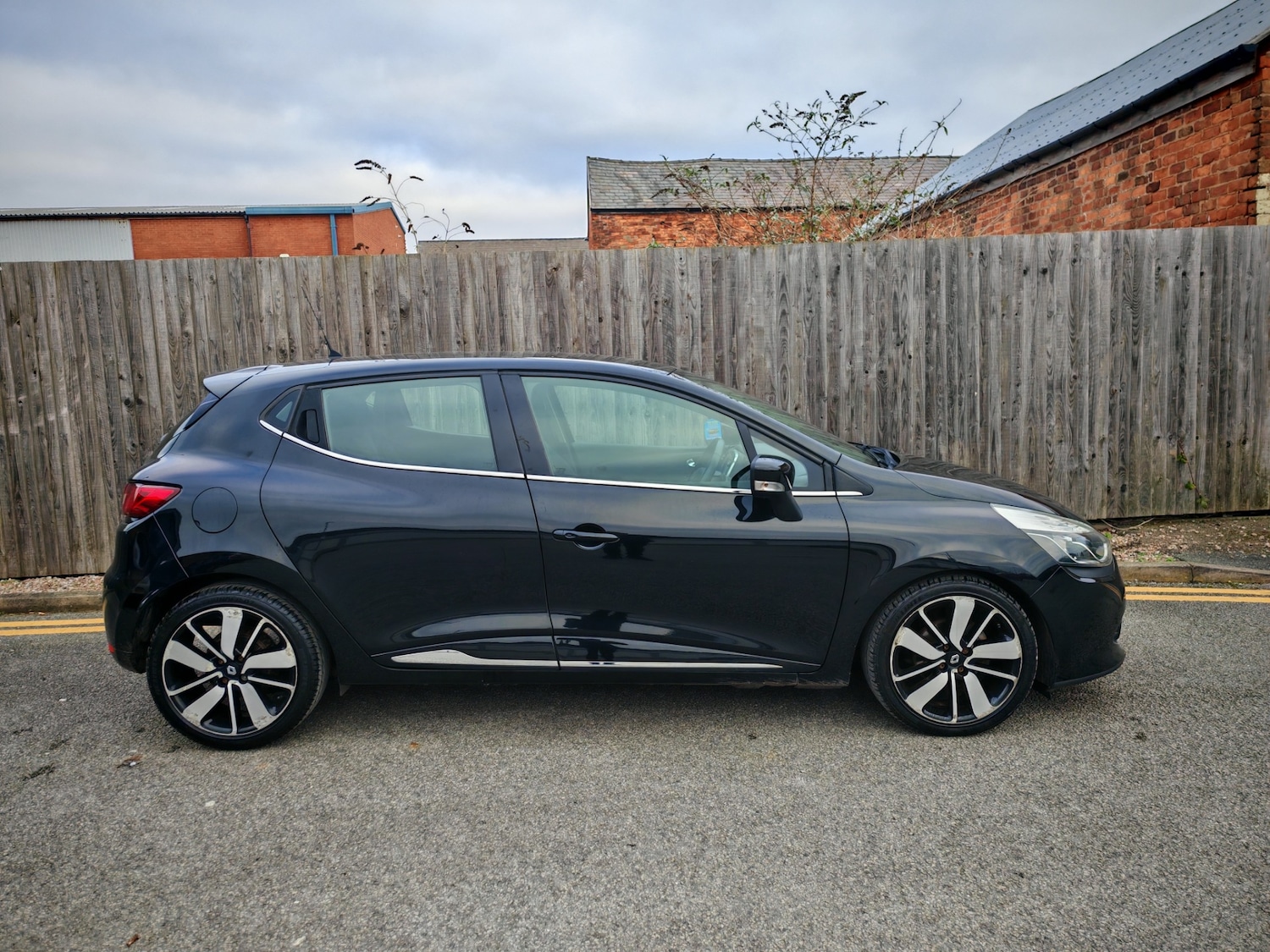 Used Renault Clio 2015 for sale - 77059315: Photo 6