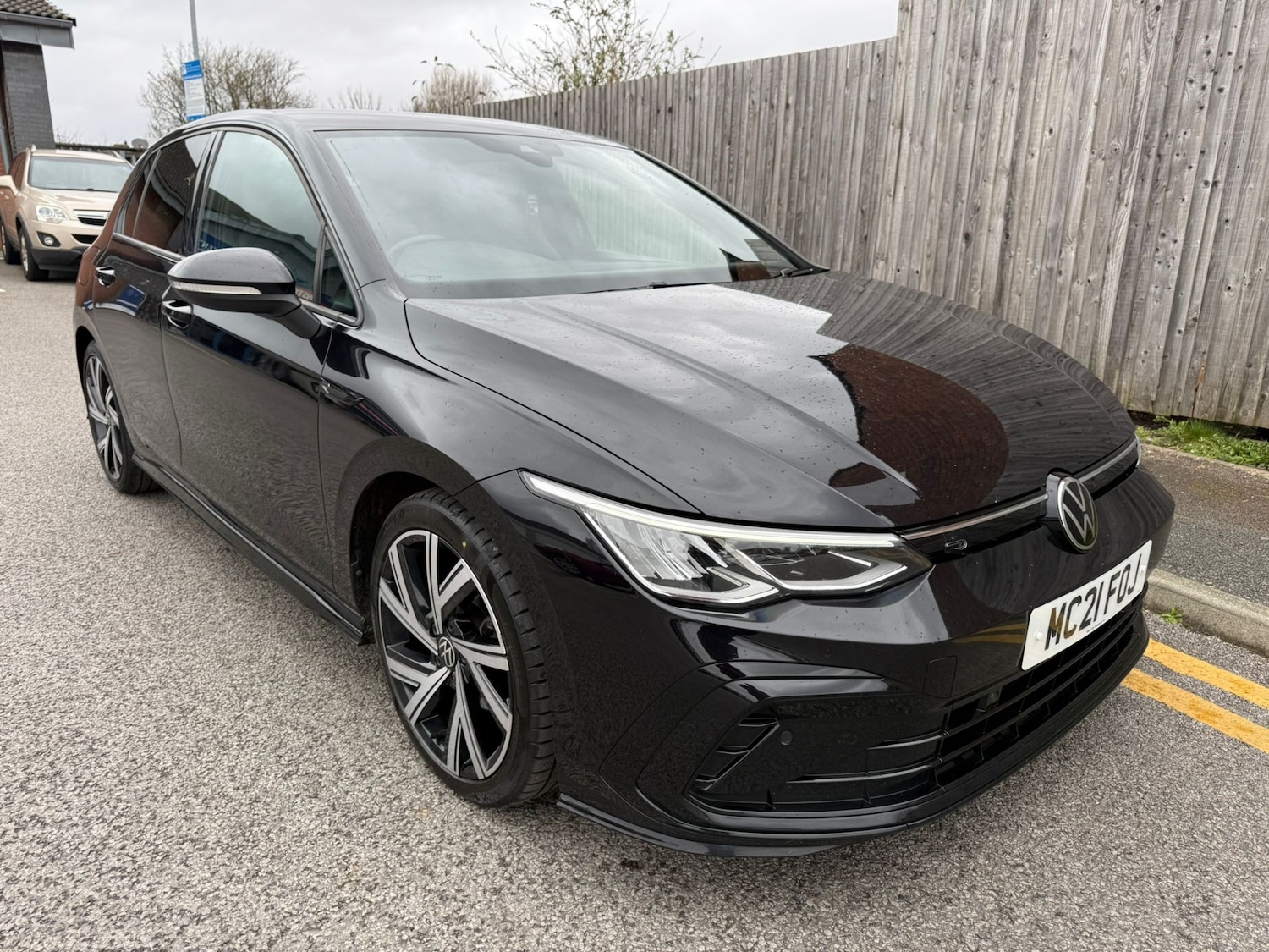 Used Volkswagen Golf 2021 for sale - 77851025: Photo 2