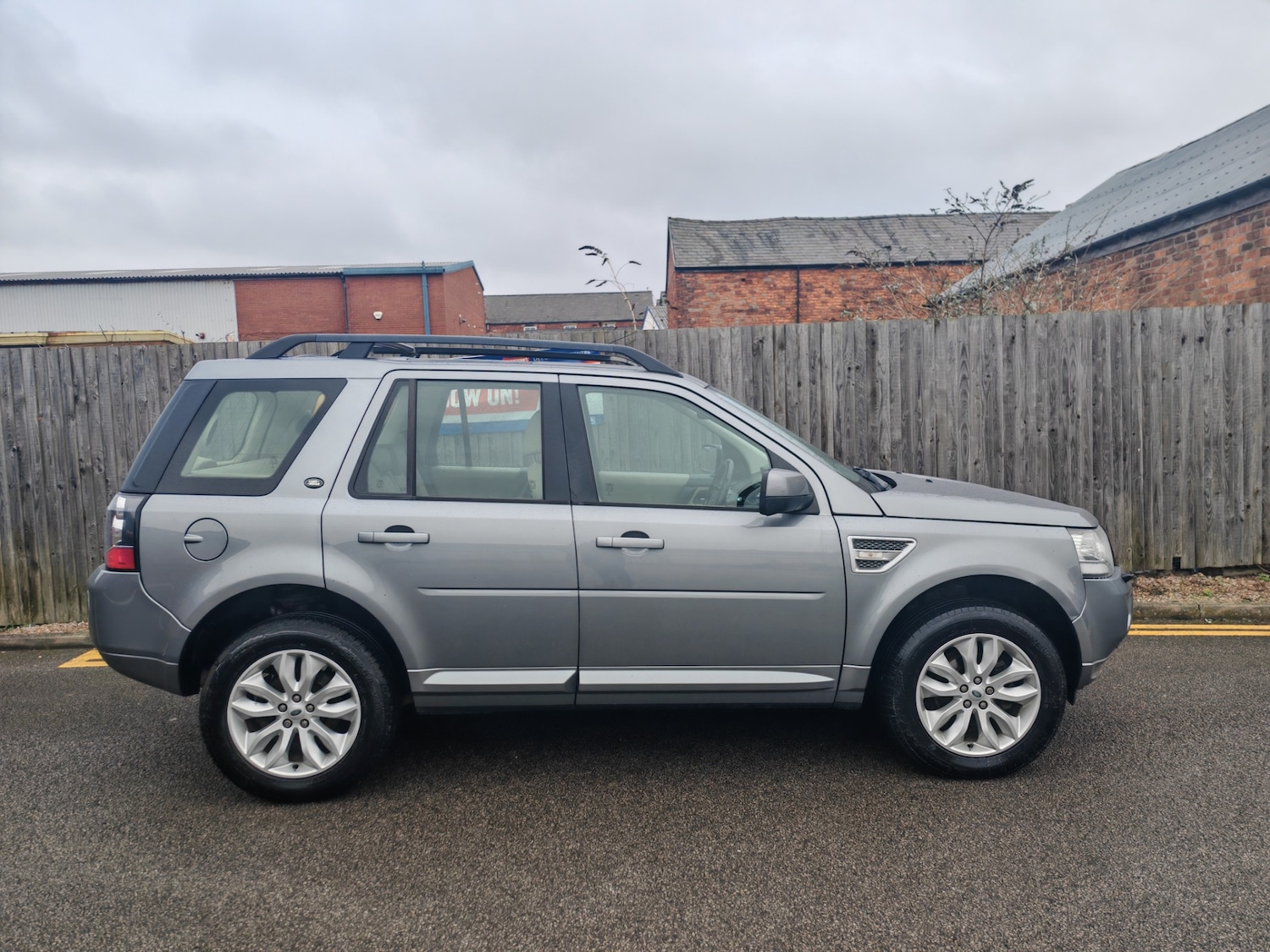 Used Land Rover Freelander 2013 for sale - 77476068: Photo 6