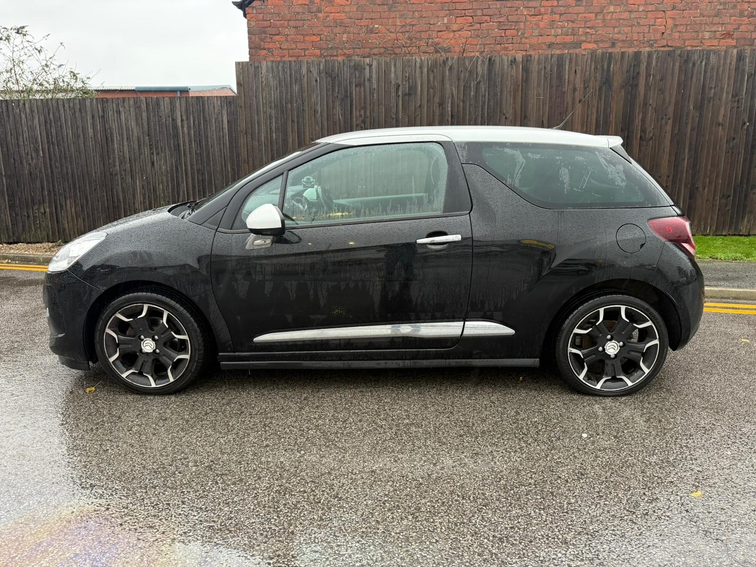 Used Citroen DS3 2015 for sale - 76780026: Photo 5