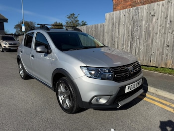 Used Dacia Sandero Stepway 2018 for sale - 76041484: Photo 2
