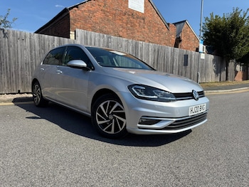 Volkswagen - Golf
