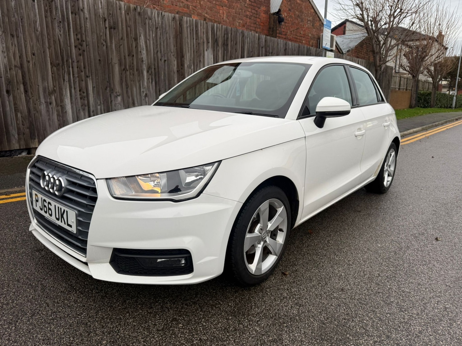 Used Audi A1 2016 for sale - 76555555: Photo 3