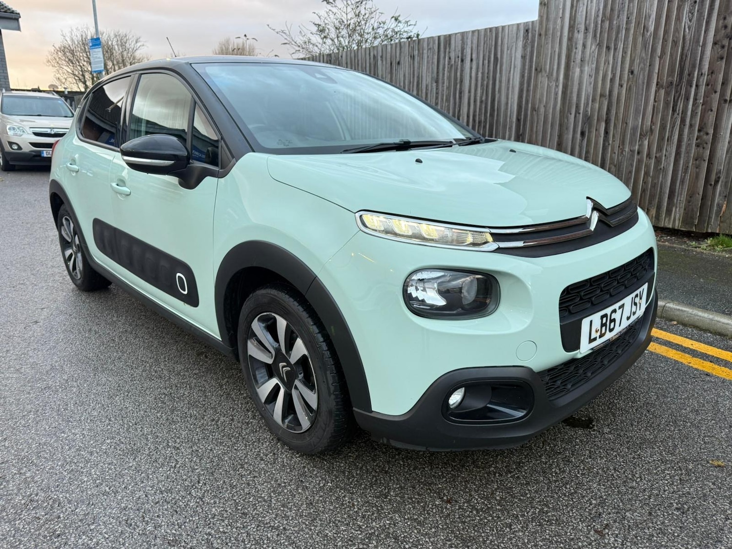 Used Citroen C3 2017 for sale - 76882067: Photo 2