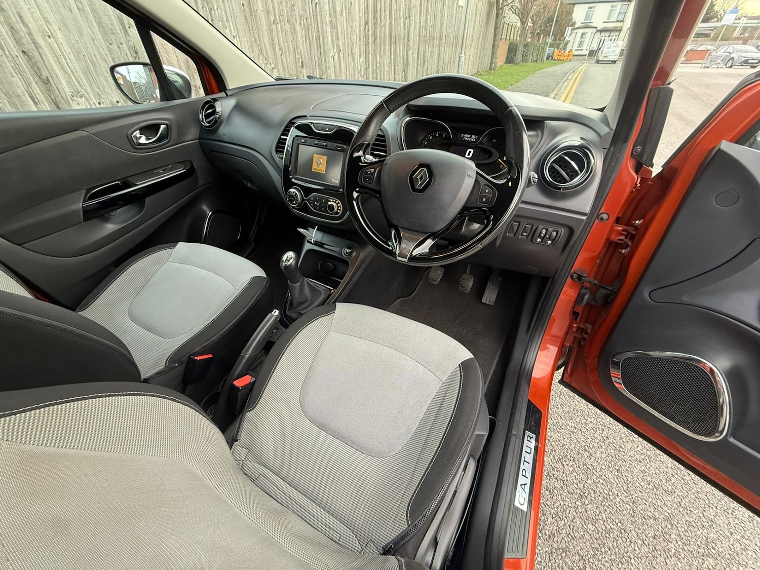 Used Renault Captur 2014 for sale - 76663171: Photo 10