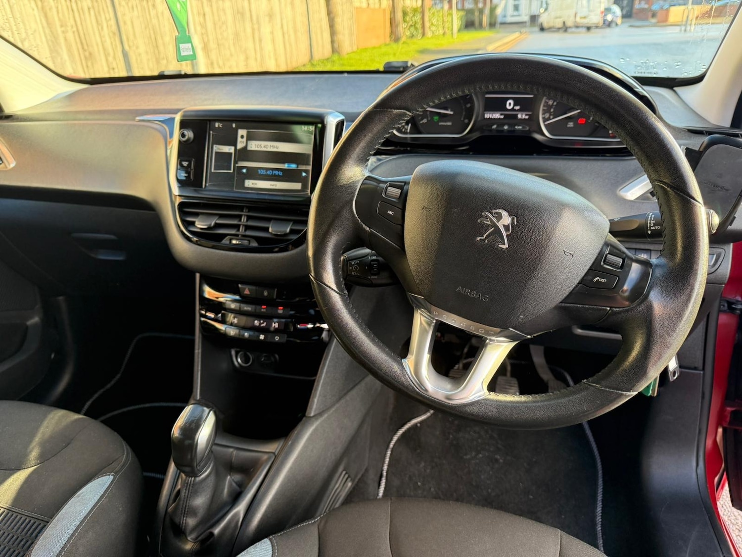 Used Peugeot 208 2015 for sale - 77186407: Photo 10