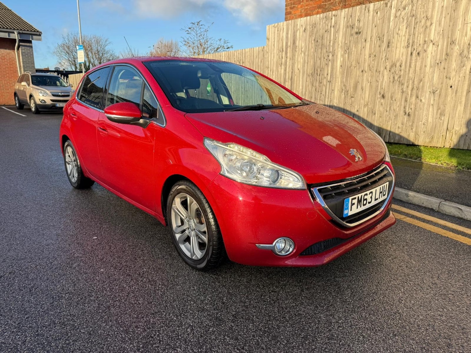 Used Peugeot 208 2015 for sale - 77186407: Photo 2