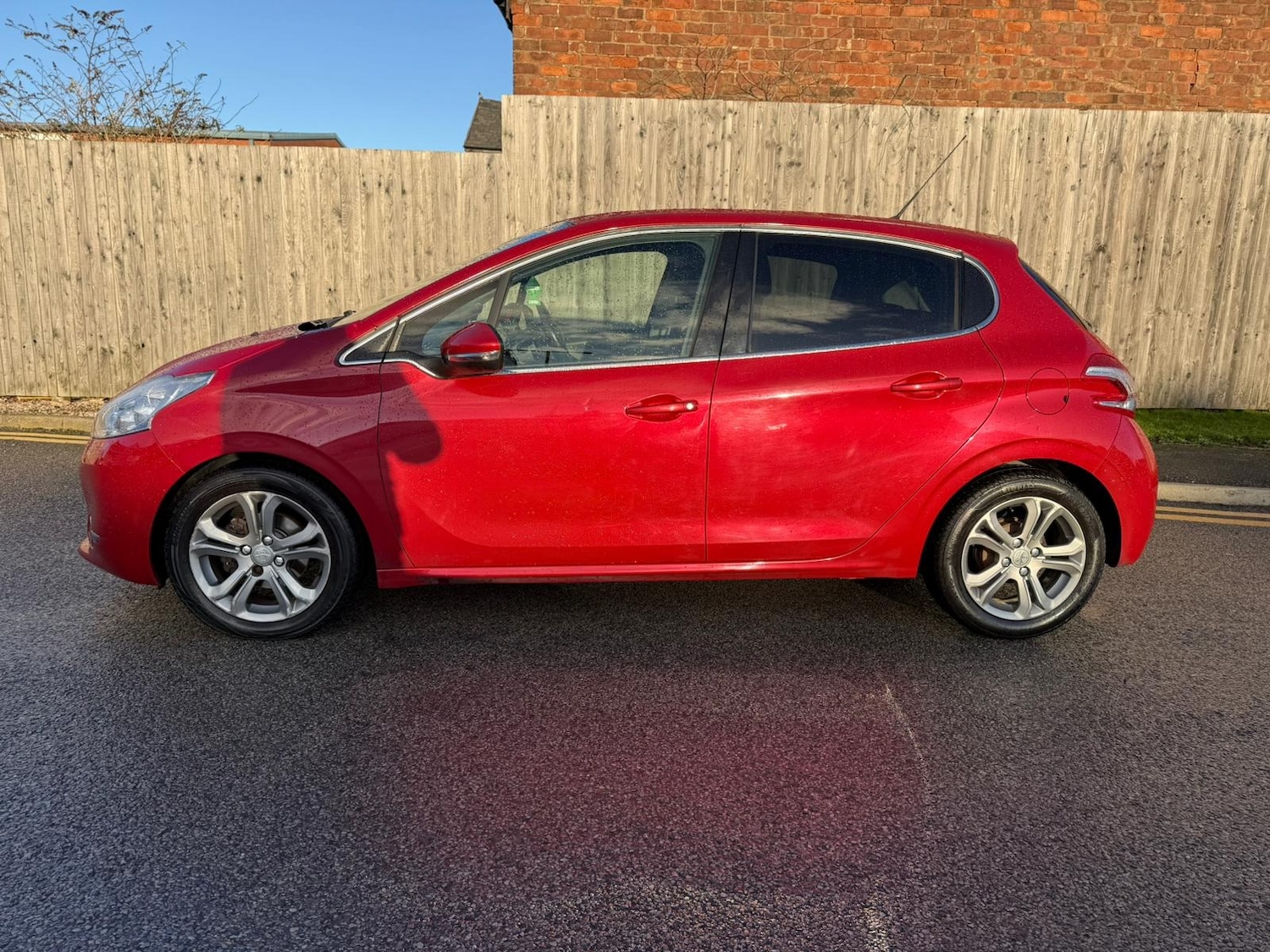 Used Peugeot 208 2015 for sale - 77186407: Photo 5