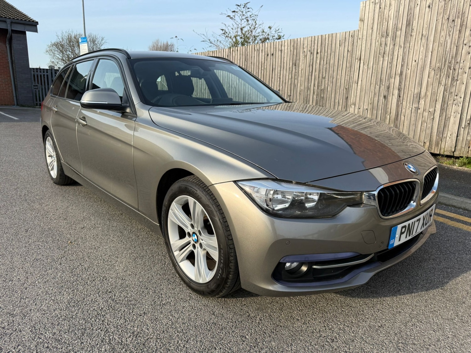 Used BMW 3 Series 2017 for sale - 77954324: Photo 2