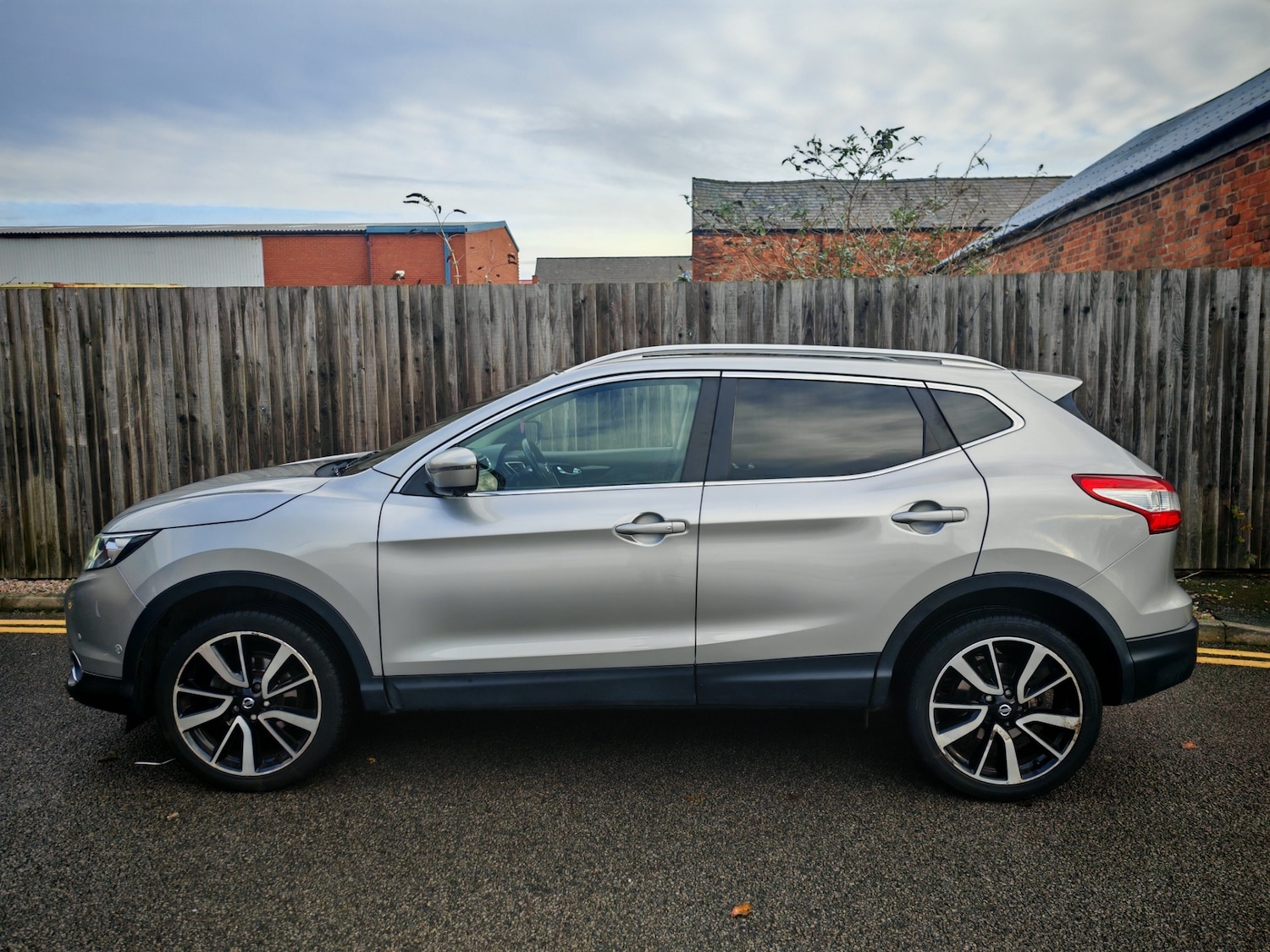 Used Nissan Qashqai 2017 for sale - 76817608: Photo 5