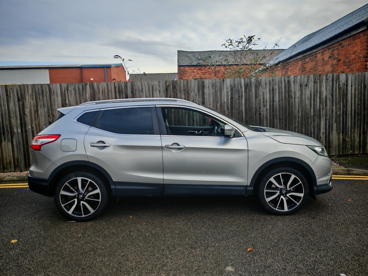 Used Nissan Qashqai 2017 for sale - 76817608: Photo 6