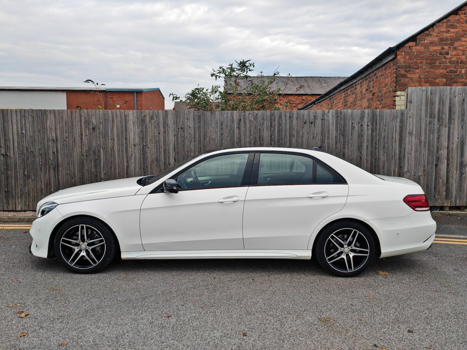 Used Mercedes-Benz E-Class 2016 for sale - 76149086: Photo 5