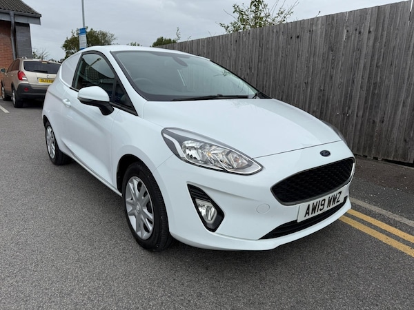 Used Ford Fiesta 2019 for sale - 74984033: Photo 2