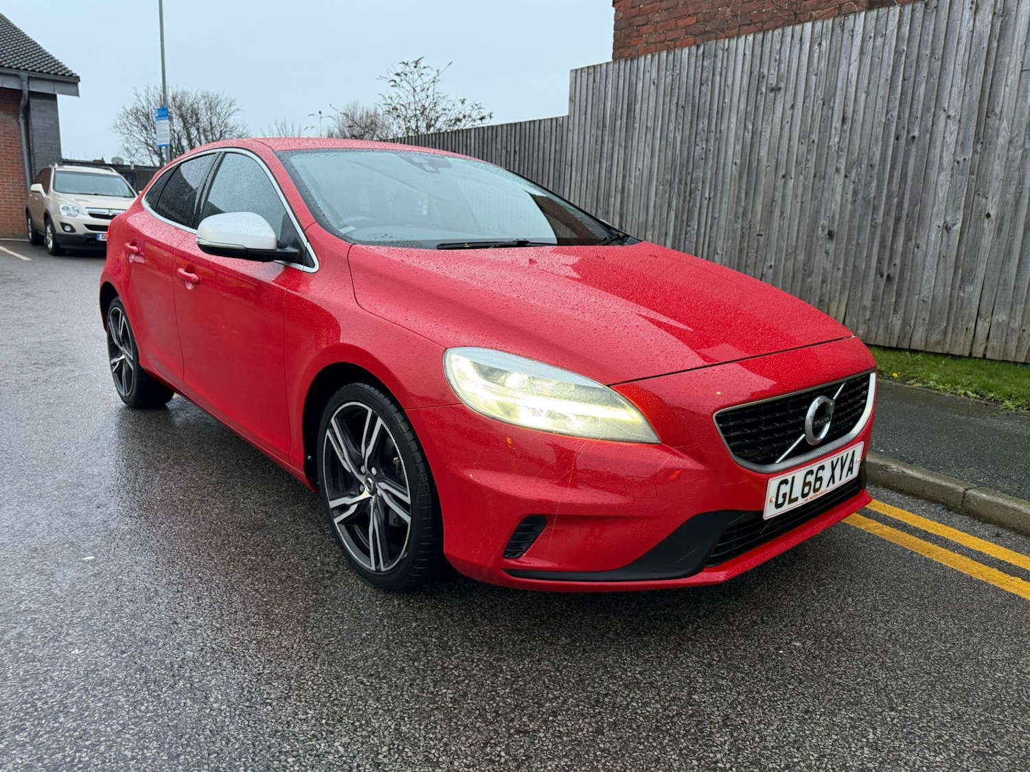 Used Volvo V40 2016 for sale - 77118499: Photo 2