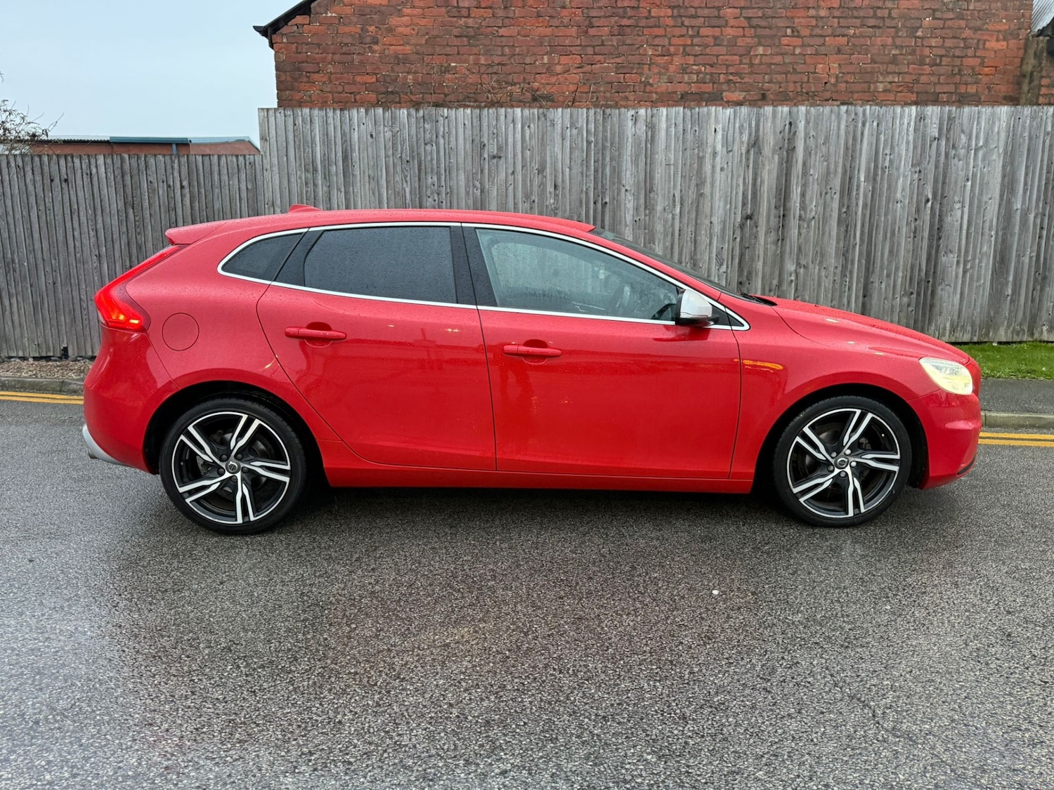 Used Volvo V40 2016 for sale - 77118499: Photo 5
