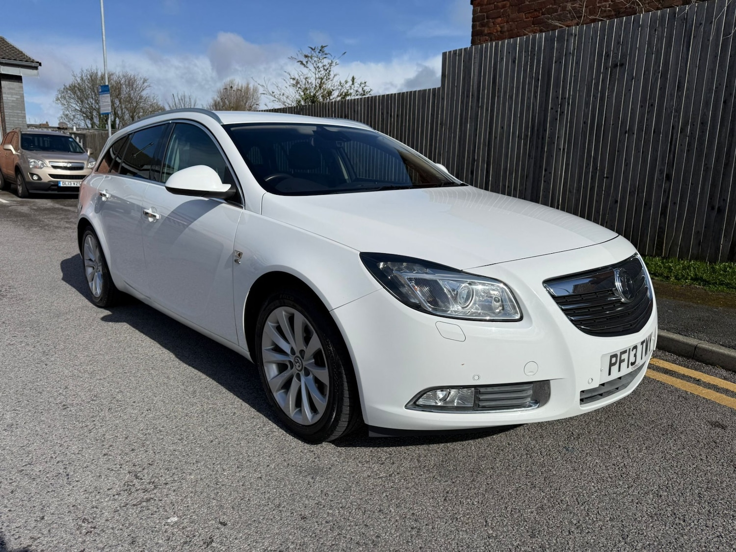 Used Vauxhall Insignia 2013 for sale - 78018502: Photo 2