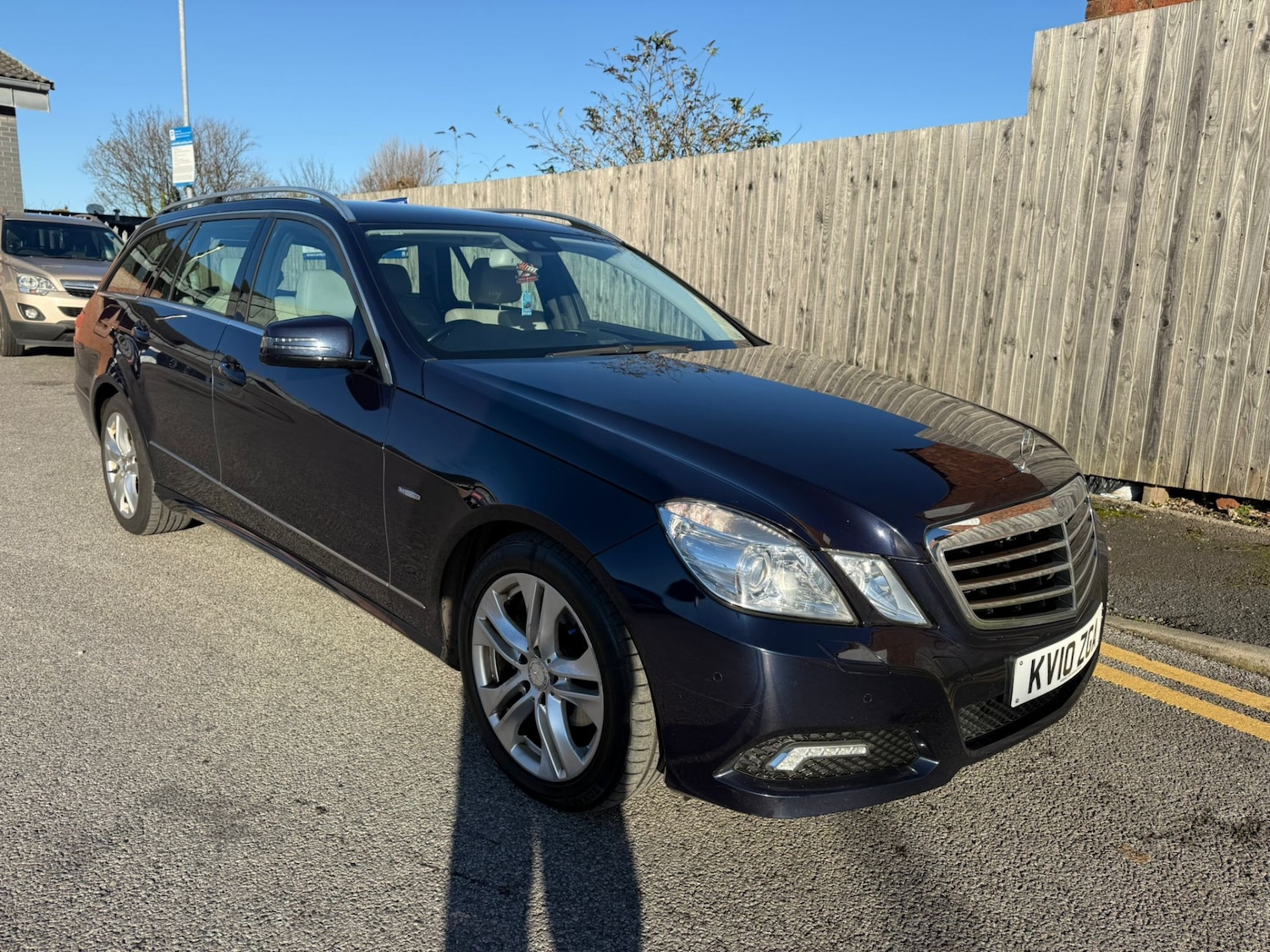 Used Mercedes-Benz E Class 2010 for sale - 76699201: Photo 2