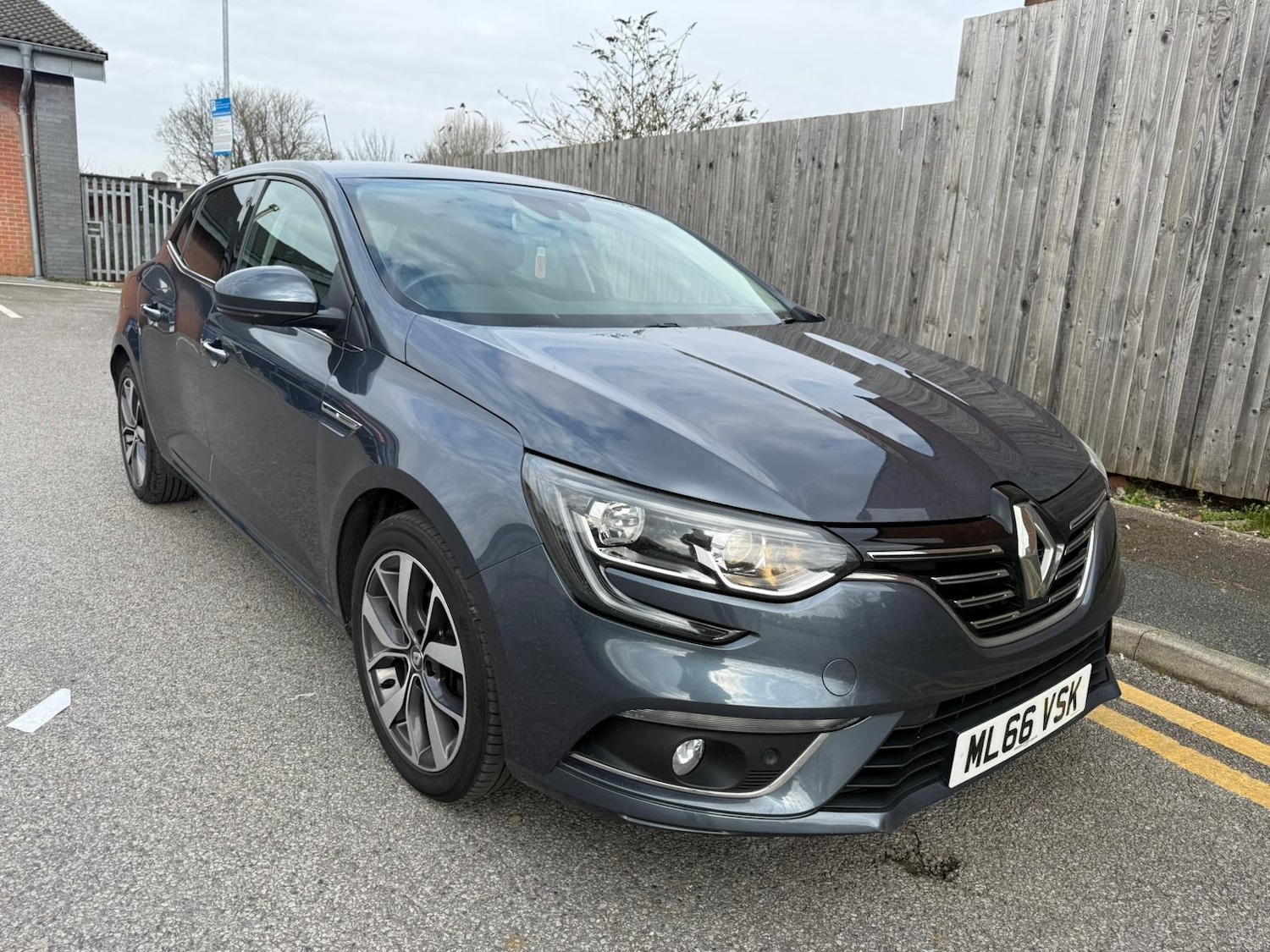 Used Renault Megane 2016 for sale - 77762641: Photo 2