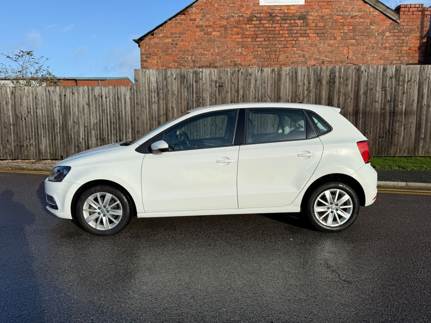 Used Volkswagen Polo 2015 for sale - 76736797: Photo 4