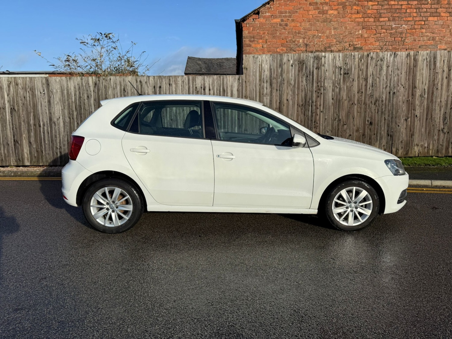 Used Volkswagen Polo 2015 for sale - 76736797: Photo 5