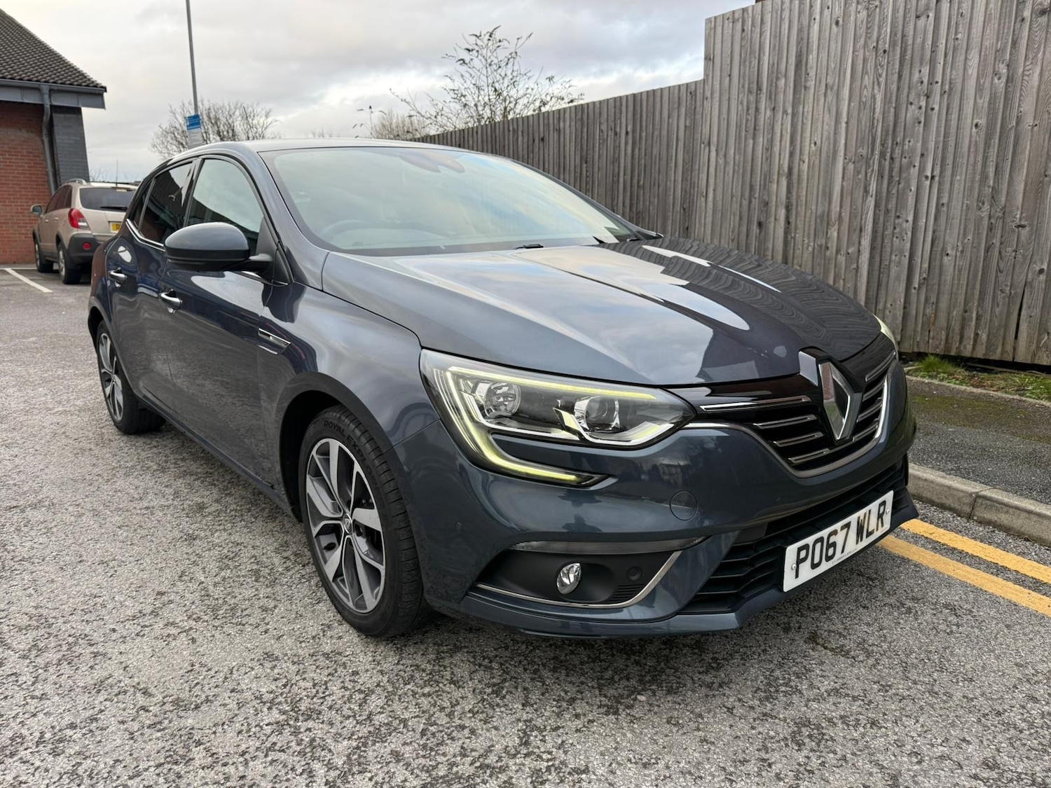 Used Renault Megane 2017 for sale - 77261716: Photo 2