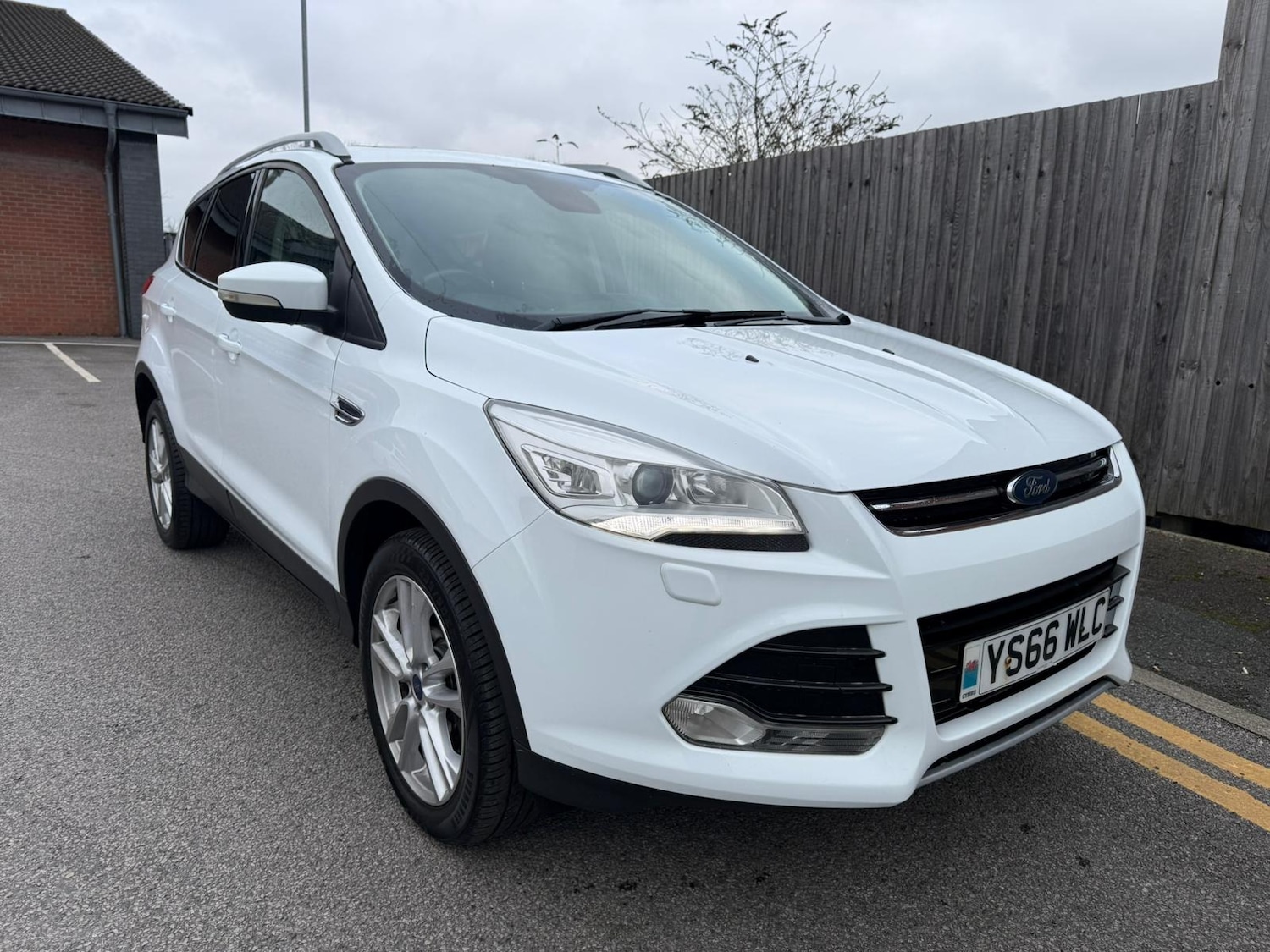 Used Ford Kuga 2016 for sale - 77365482: Photo 2