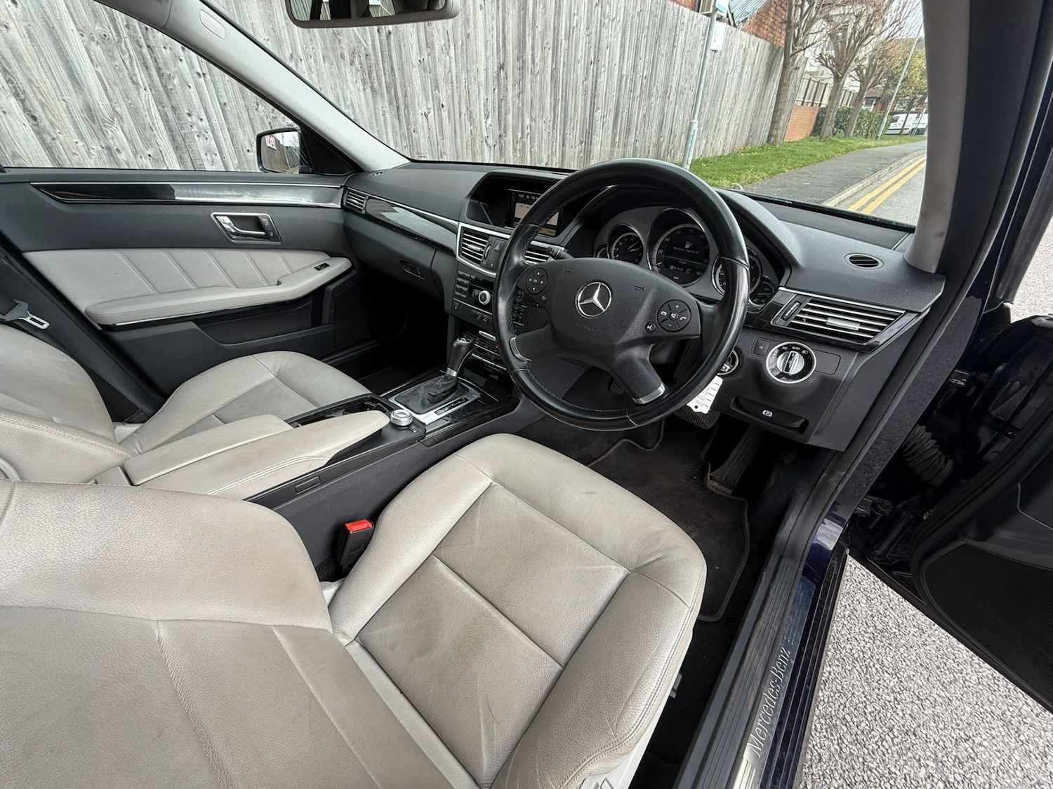 Used Mercedes-Benz E Class 2010 for sale - 78054441: Photo 11