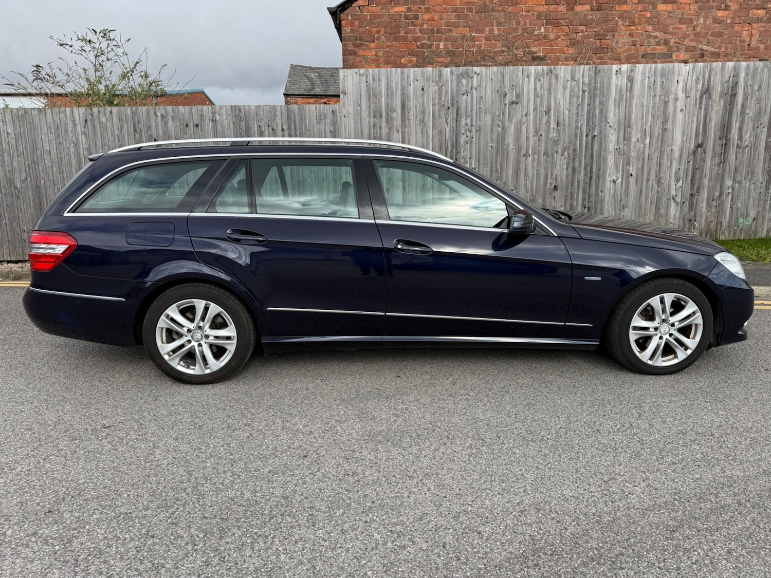 Used Mercedes-Benz E Class 2010 for sale - 78054441: Photo 6