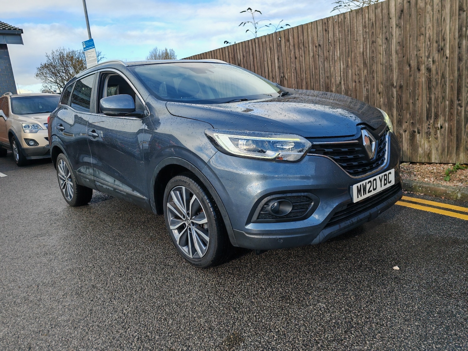 Used Renault Kadjar 2020 for sale - 76366310: Photo 2