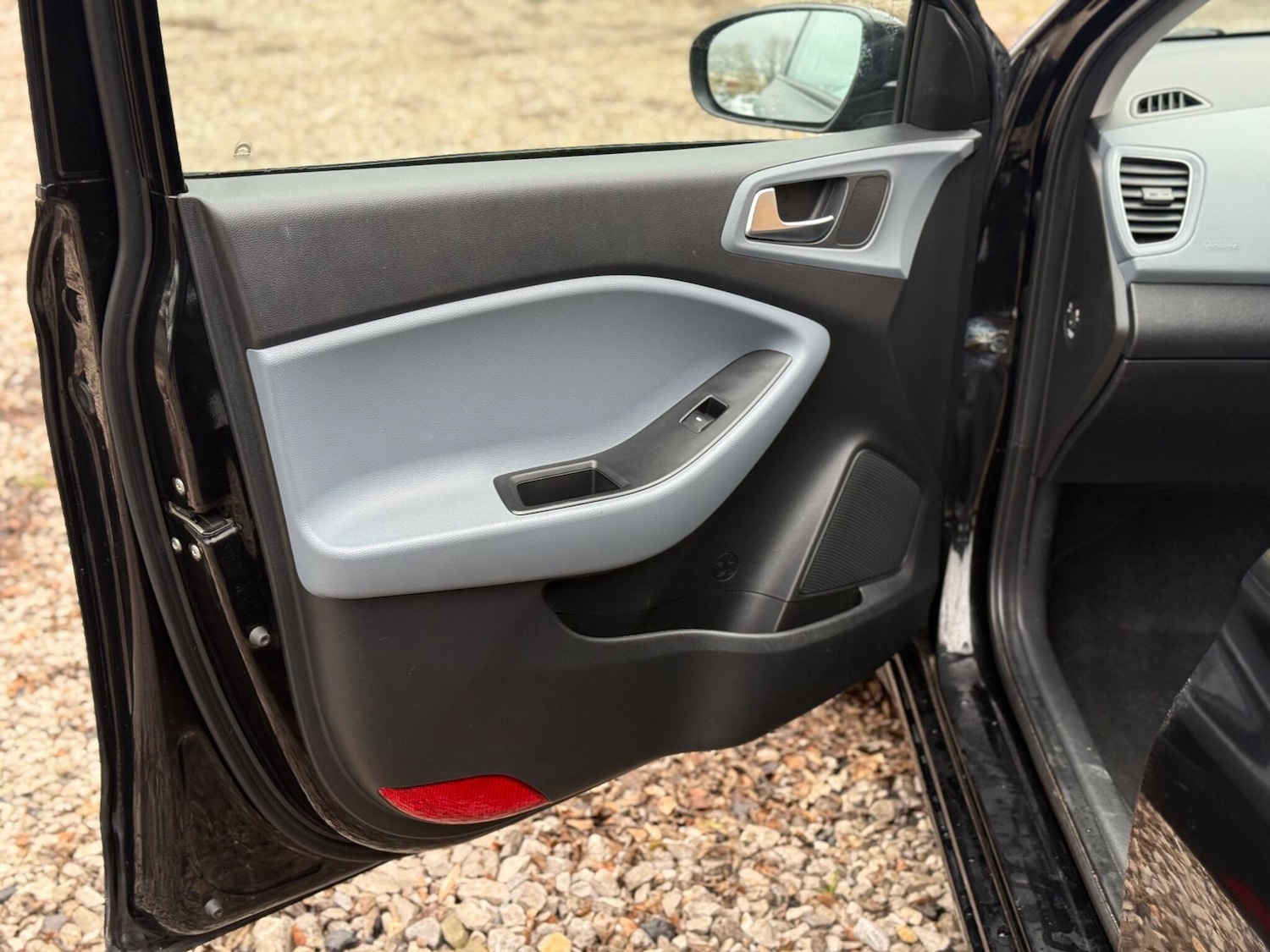 Used Hyundai i20 2015 for sale - 76735334: Photo 31