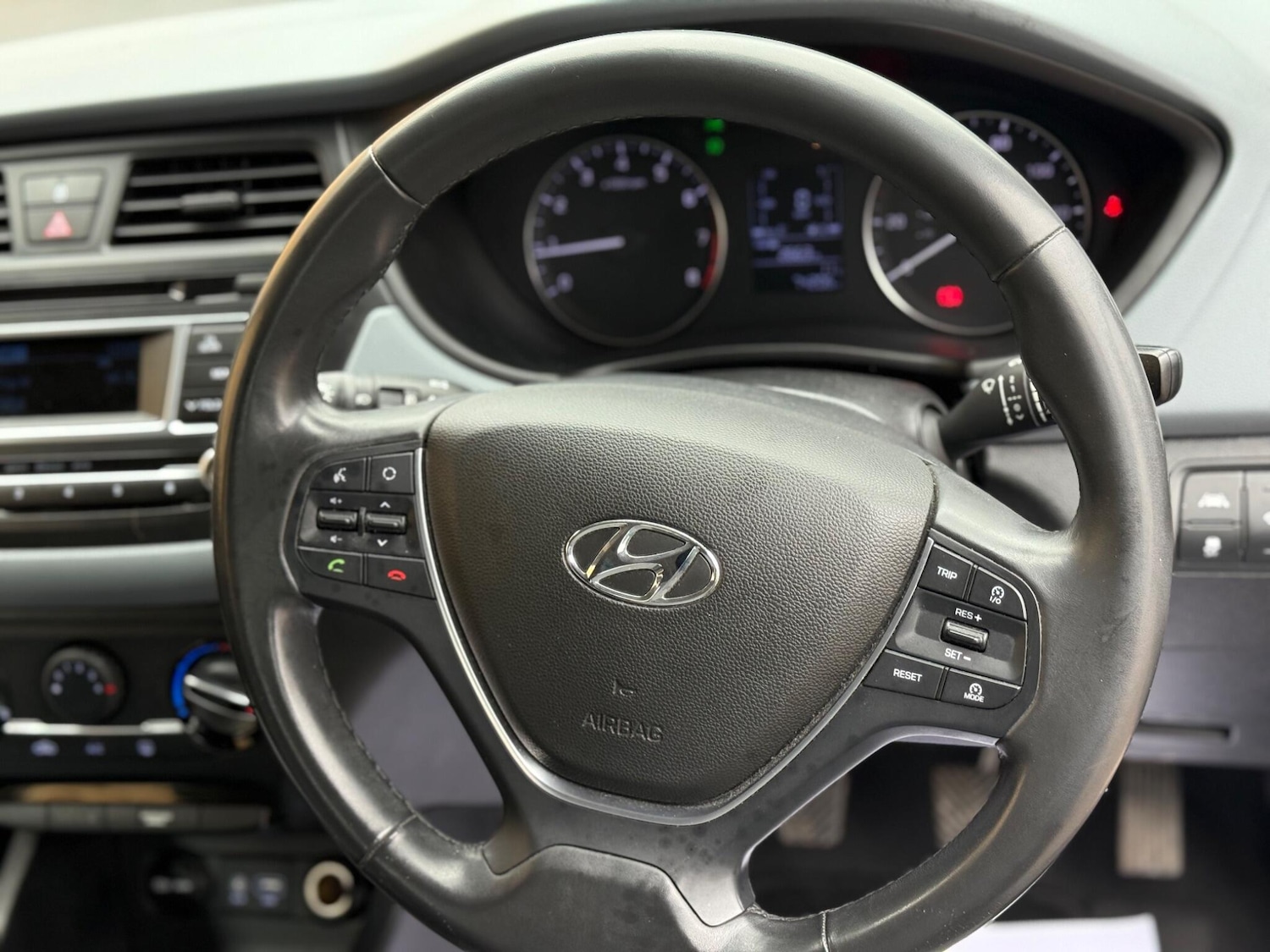 Used Hyundai i20 2015 for sale - 76735334: Photo 39