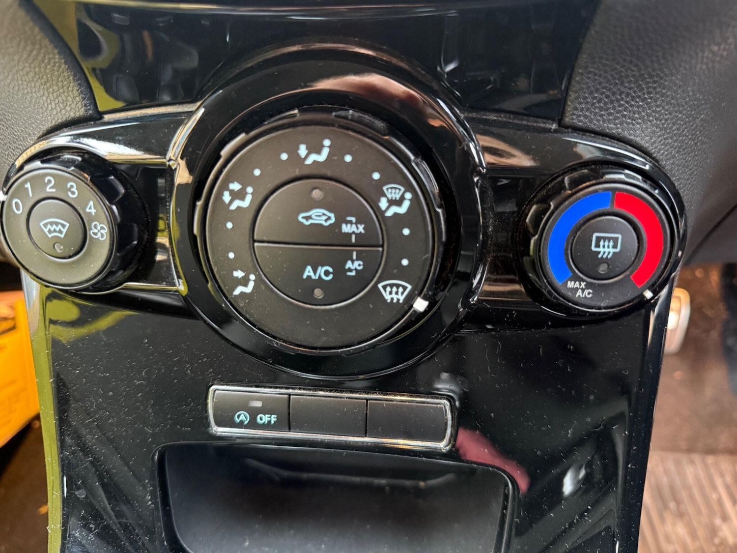 Used Ford Fiesta 2015 for sale - 77203798: Photo 15