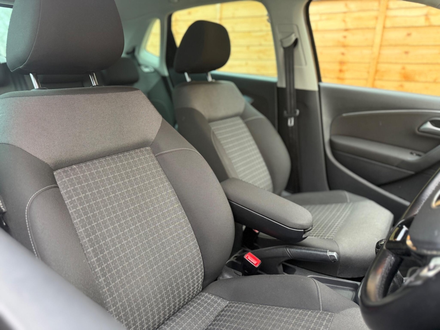 Used Volkswagen Polo 2015 for sale - 76865450: Photo 26