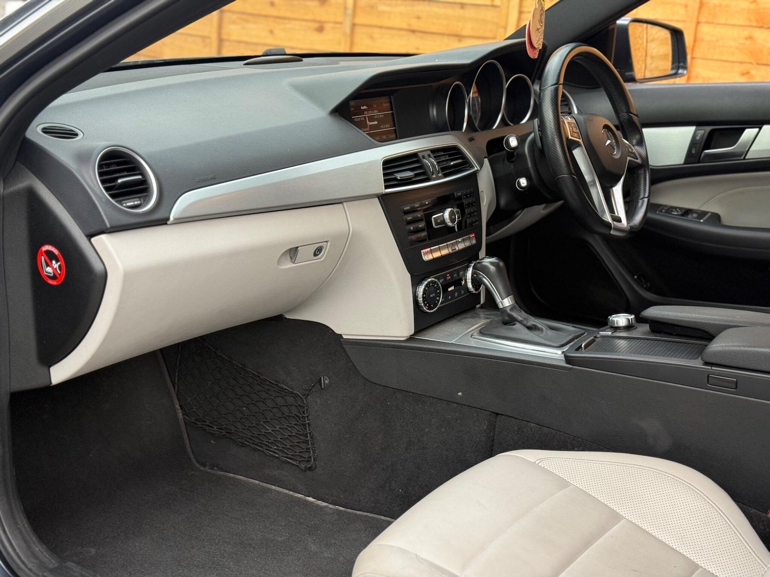 Used Mercedes-Benz C Class 2013 for sale - 76731135: Photo 12