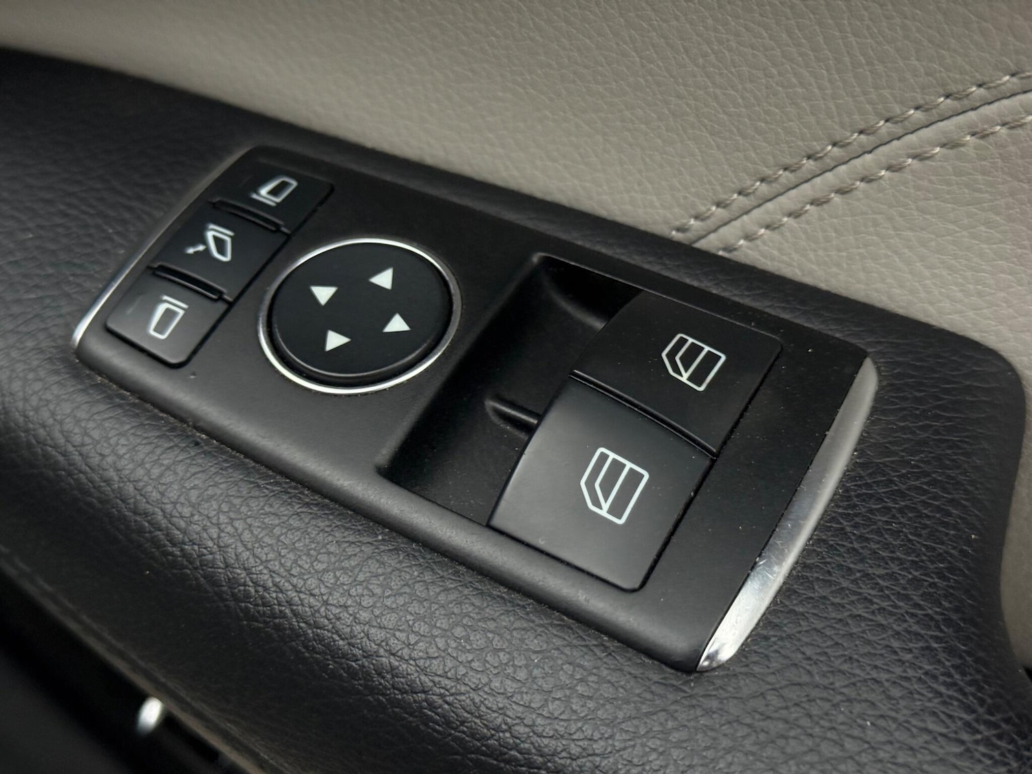 Used Mercedes-Benz C Class 2013 for sale - 76731135: Photo 24