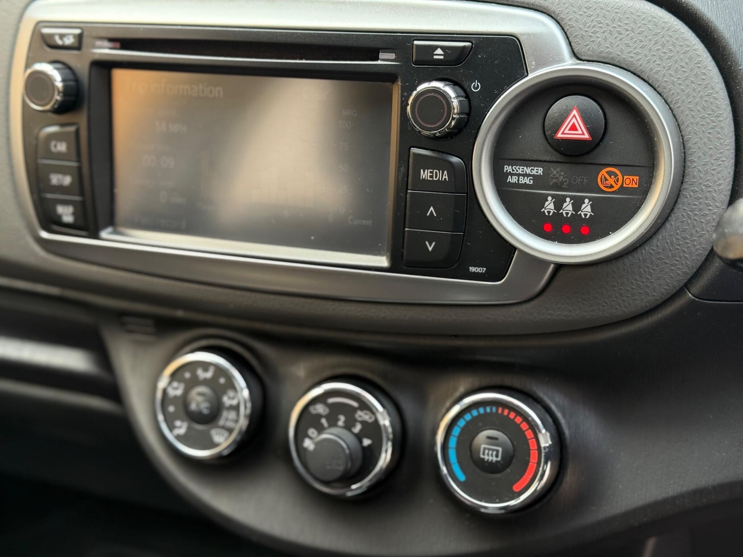 Used Toyota Yaris for sale - 76728985: Photo 25