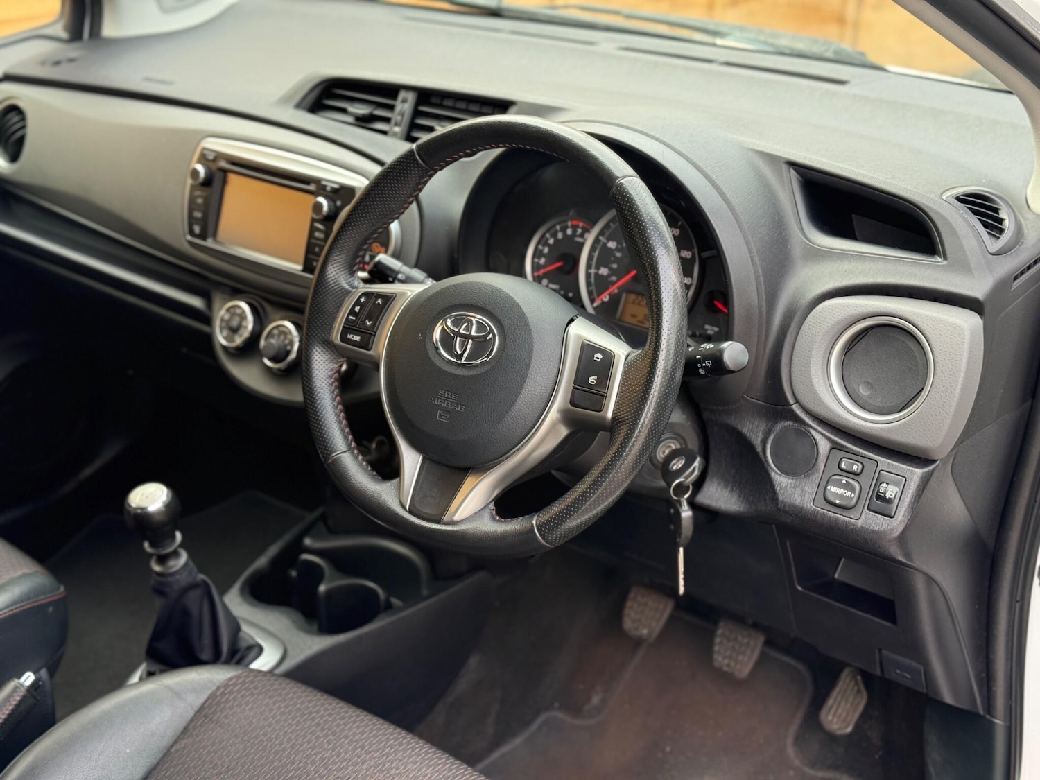 Used Toyota Yaris for sale - 76728985: Photo 36