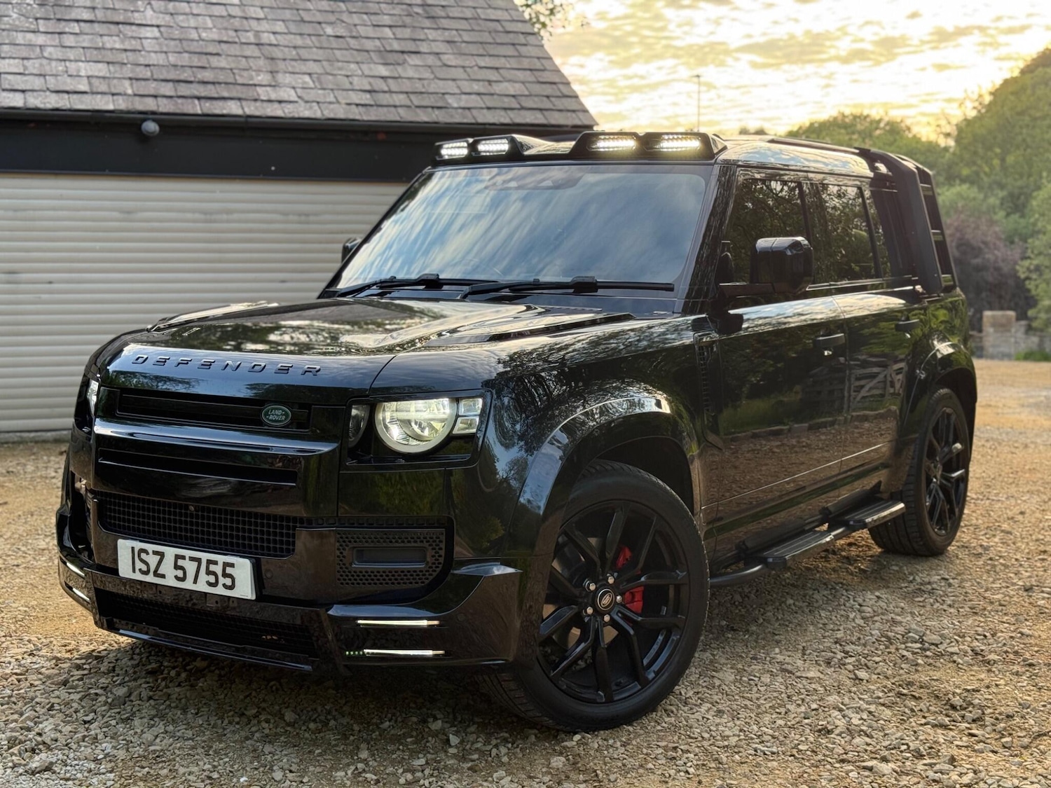 Used Land Rover Defender 110 for sale - 76727884: Photo 1