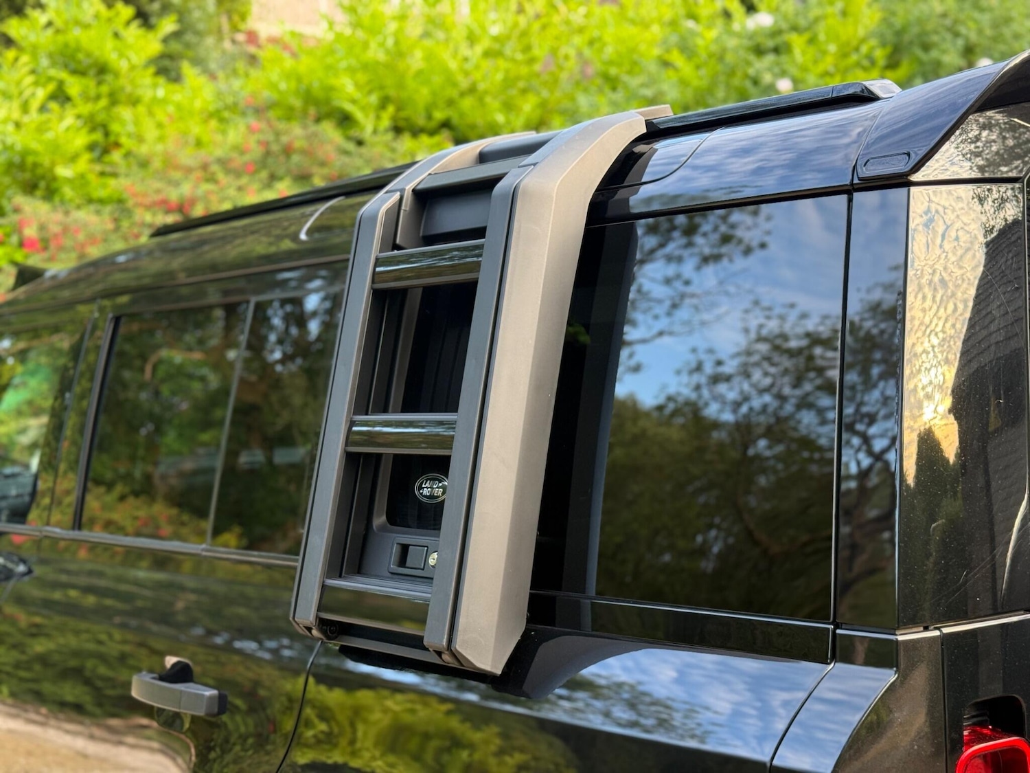 Used Land Rover Defender 110 for sale - 76727884: Photo 32