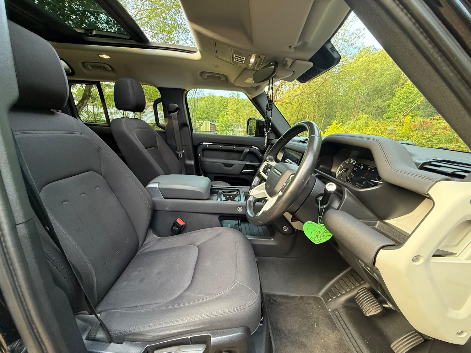 Used Land Rover Defender 110 for sale - 76727884: Photo 42