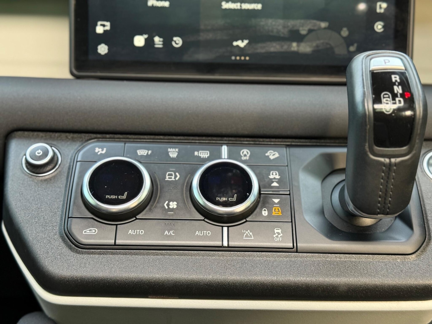 Used Land Rover Defender 110 for sale - 76727884: Photo 52