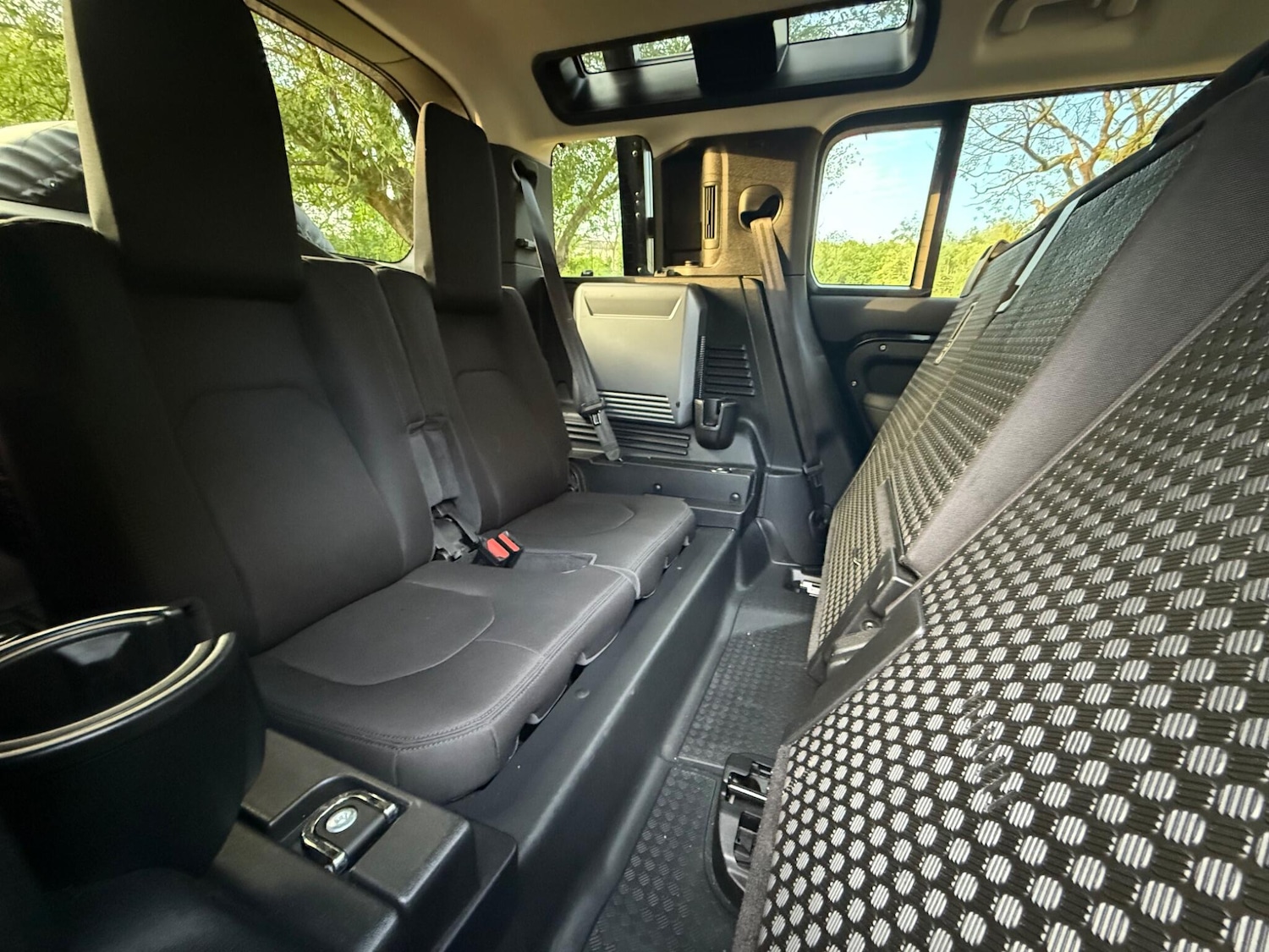 Used Land Rover Defender 110 for sale - 76727884: Photo 53