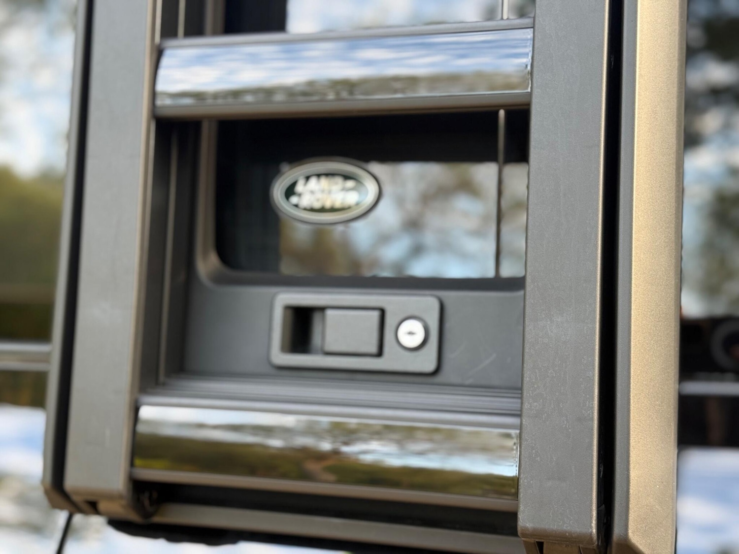 Used Land Rover Defender 110 for sale - 76727884: Photo 60