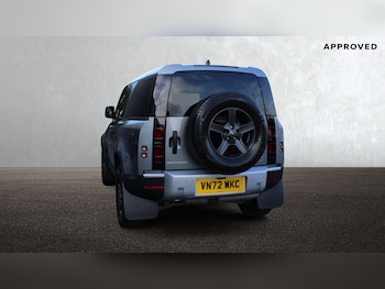 Used Land Rover Defender 90 2023 for sale - 76202324: Photo