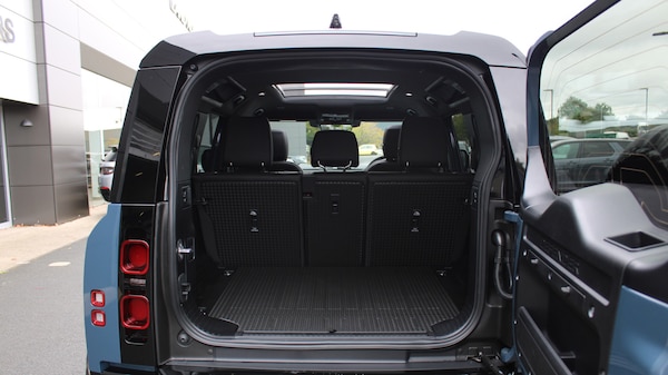 Used Land Rover Defender 2025 for sale - 76261209: Photo 10