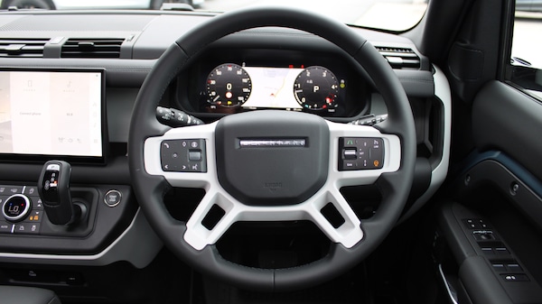 Used Land Rover Defender 2025 for sale - 76261209: Photo 15