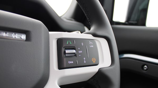 Used Land Rover Defender 2025 for sale - 76261209: Photo 25