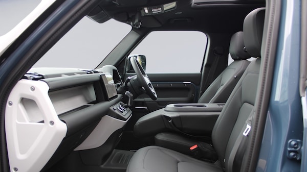 Used Land Rover Defender 2025 for sale - 76261209: Photo 3
