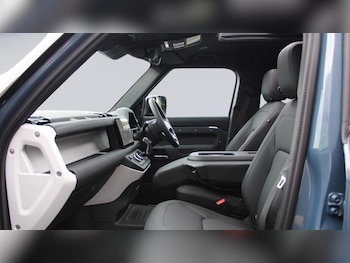 Used Land Rover Defender 2025 for sale - 76261209: Photo