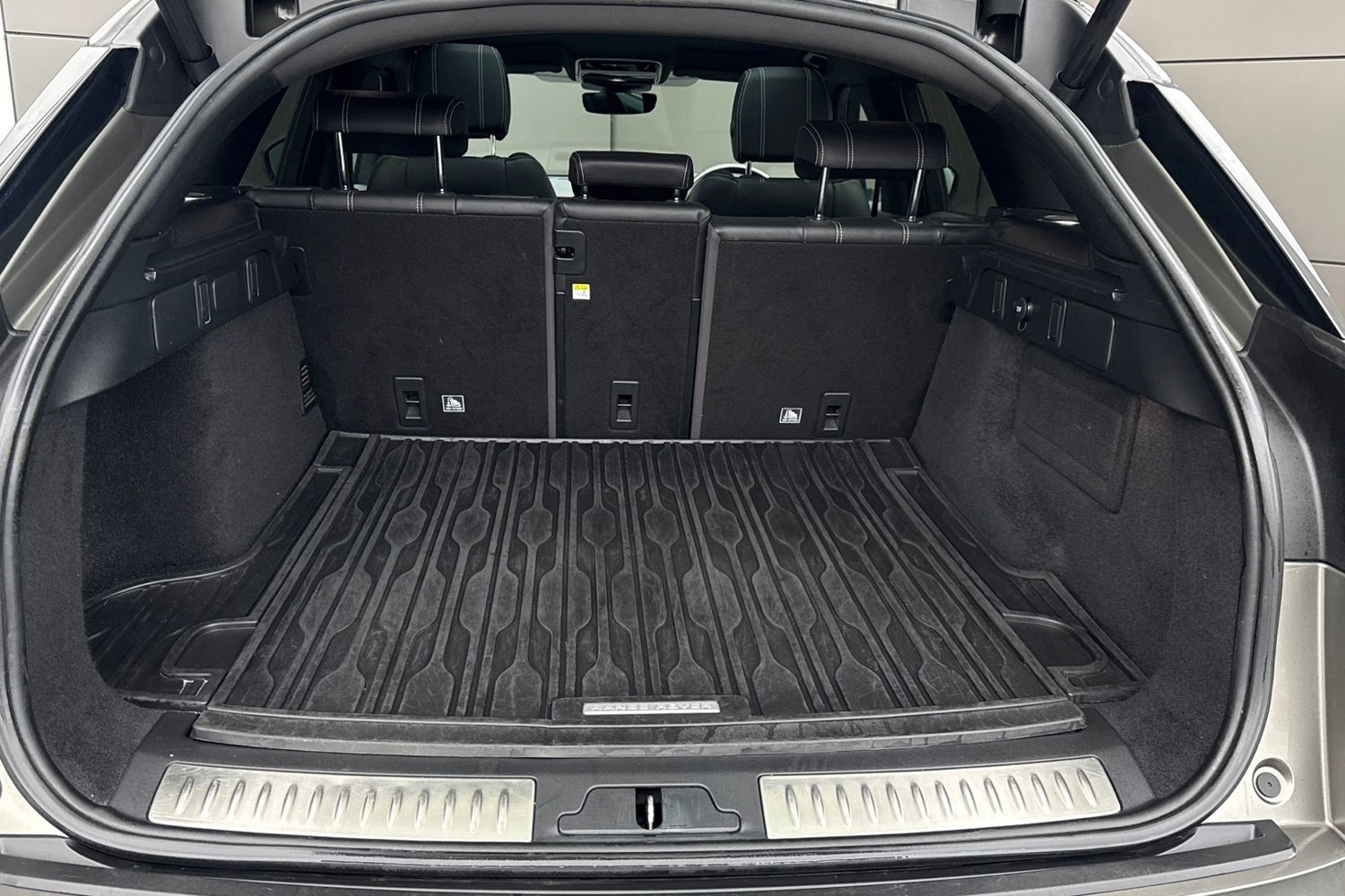 Used Land Rover Range Rover Velar 2018 for sale - 77046376: Photo 10